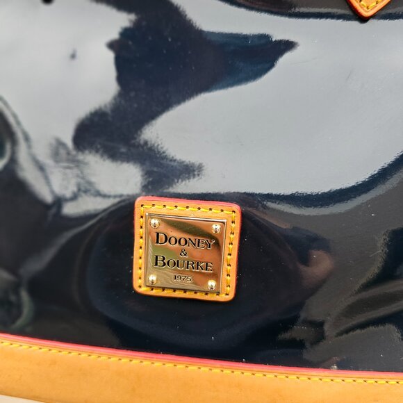 Dooney and Bourke Satchel Handbag Crossbody Shoulderbag Patent Leather Pre-owned - Picture 2 of 12